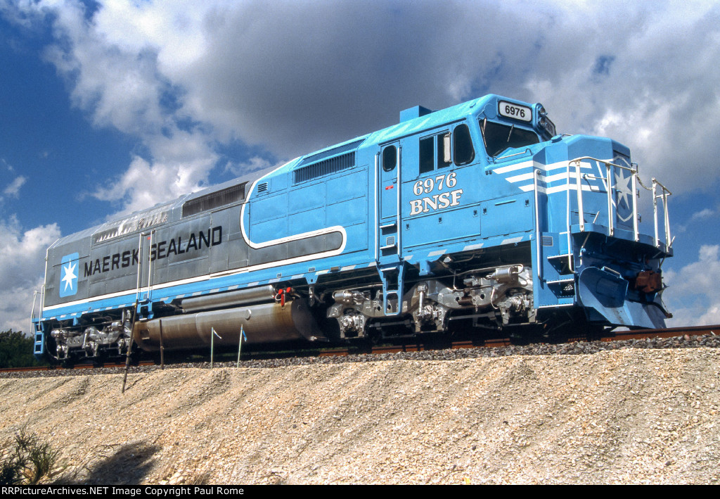 BNSF 6976, wearing the Maersk Sealand shipping company's paint scheme at the grand opening of the BNSF Logistics Park-Arsenal Yard